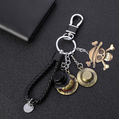 Keychains Creative One Piece Straw Hat Metal Keychain Road Flying Man Straw Hat 
