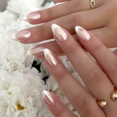 Simple and Pure Aurora French Nail Art Sweet and Gentle Round Head Almond Armor